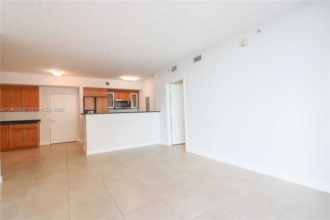 Foto del edificio - 335 S Biscayne Blvd