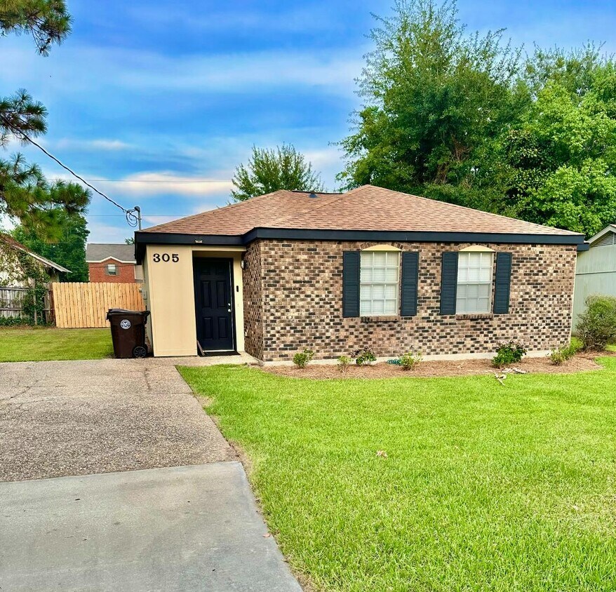 Foto principal - 305 N 40th Ave