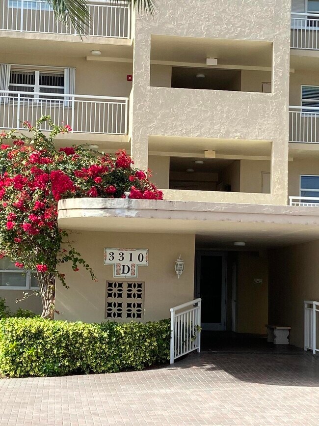 Foto del edificio - 3310 S Ocean Boulevard 431-D Highland Beac...