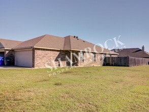 Building Photo - 1200 Maverick Trail