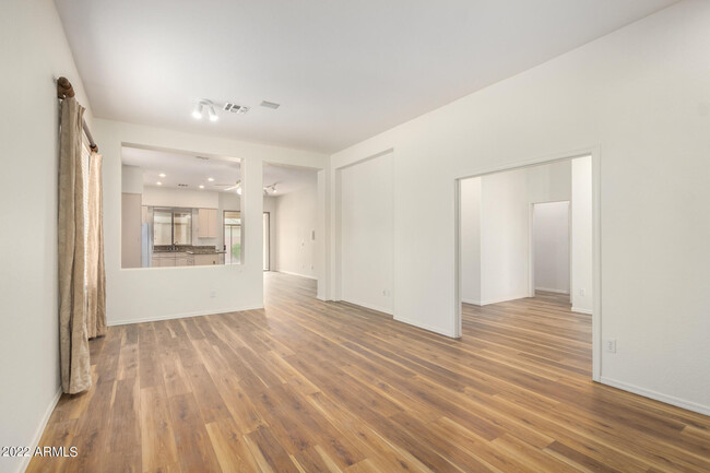 Building Photo - 255 E Krista Way