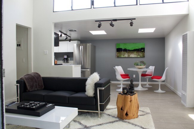 Building Photo - 629 Westbourne Dr