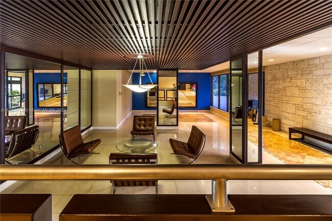Foto del edificio - 3375 N Country Club Dr