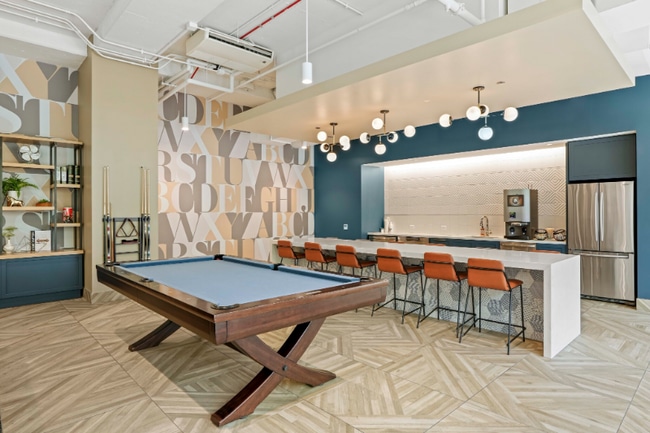 Building Photo - 731 S Clark St