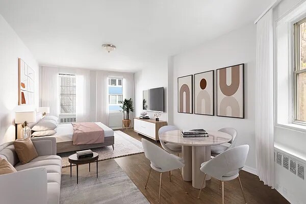 Foto principal - 311 E 25th St