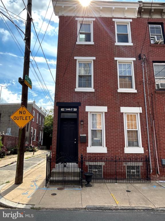 Building Photo - 218 E Wildey St