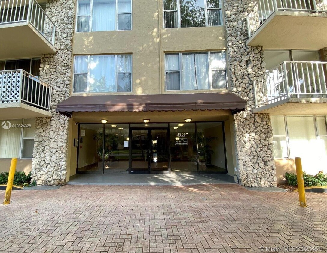 1805 Sans Souci Blvd Unit 527, North Miami, FL 33181 Condo for Rent