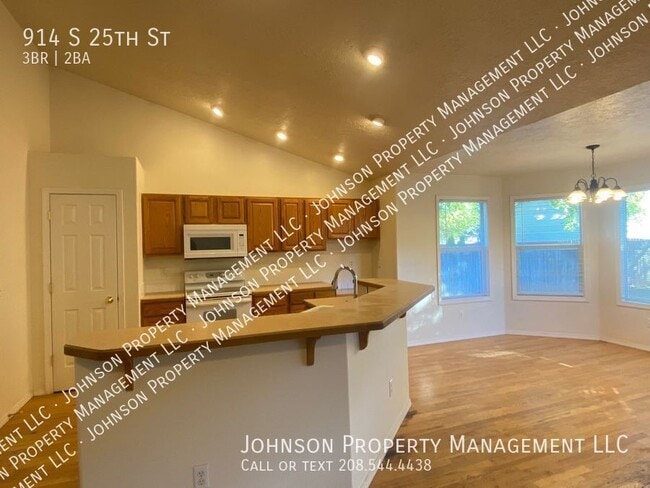 Building Photo - 914 S 25th St