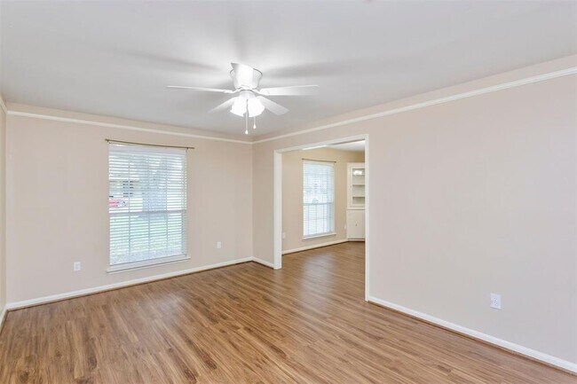 Foto del edificio - 2535 Cedar Ln