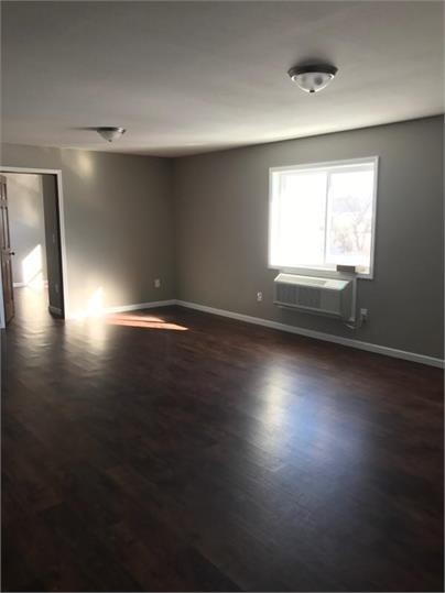 Building Photo - 418 8th St S