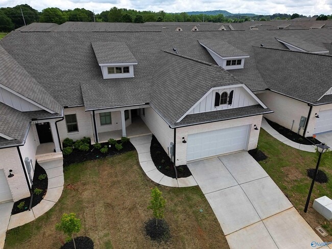 Building Photo - 207 Osceola Cir