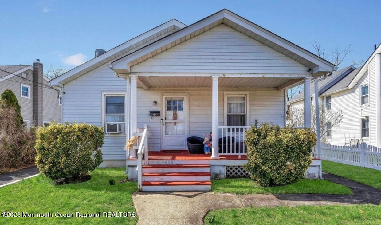 Primary Photo - 458 West End Ave