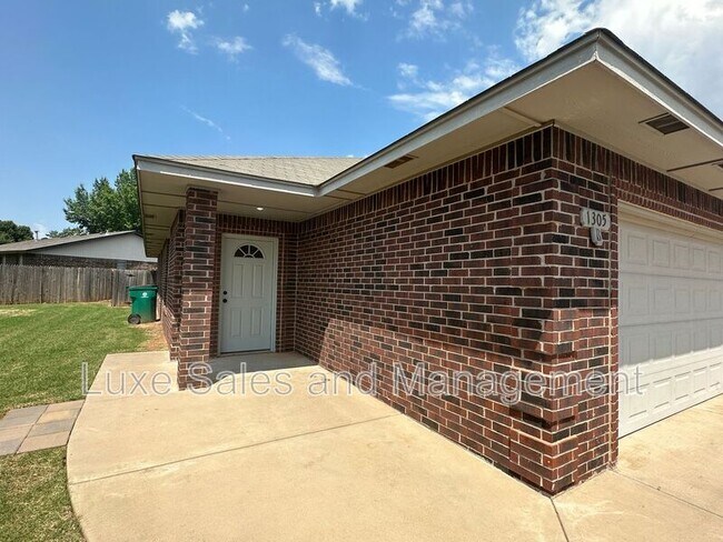 Foto del edificio - 1305 Garden Gate Drive