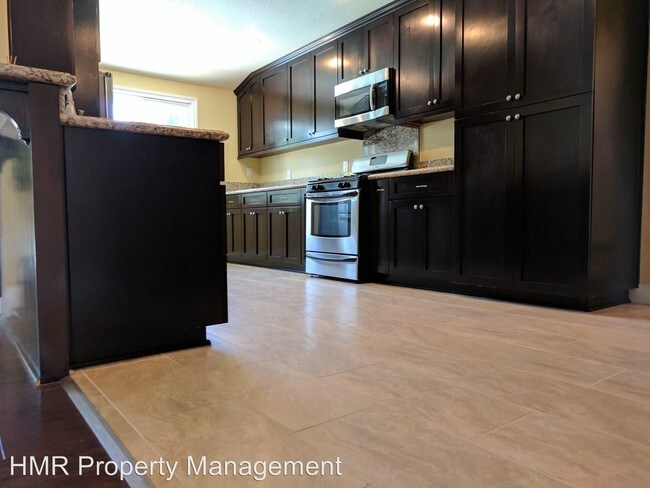 Foto del edificio - 2380 N Robinhood Pl