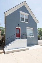Building Photo - 3835 N Western Ave