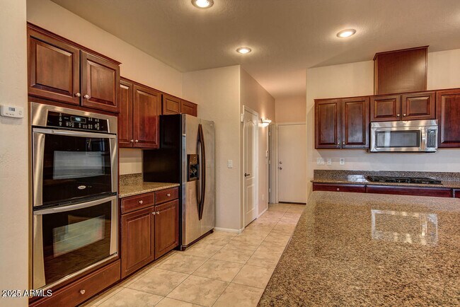 Foto del edificio - 1215 W Dana Dr