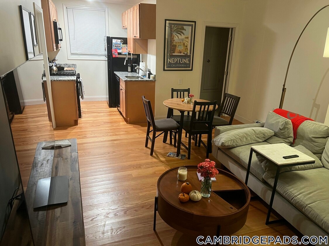 Building Photo - 82 Sacramento St