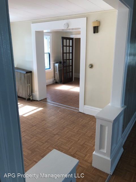 Building Photo - 4 br, 1.5 bath House - 917 Avenue D