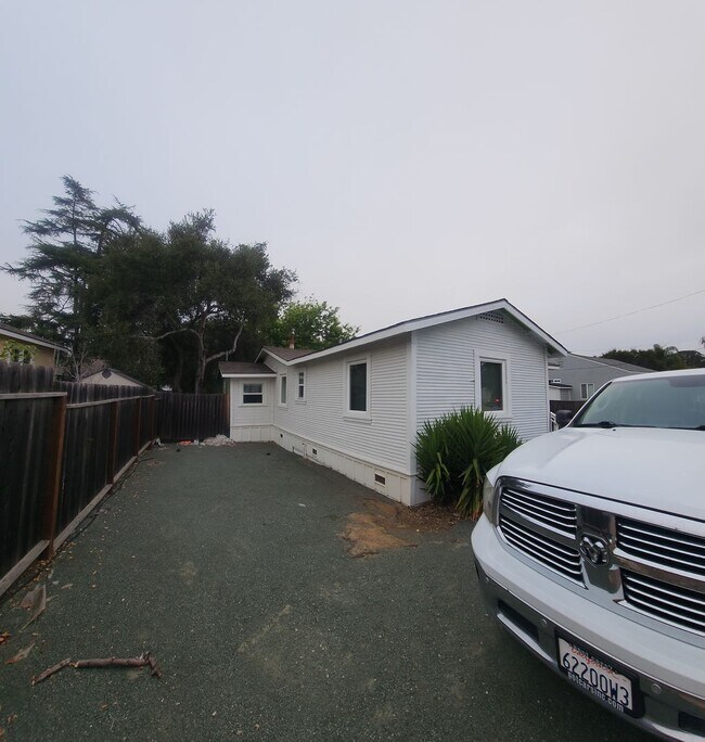 Foto del edificio - 316 Foothill Blvd