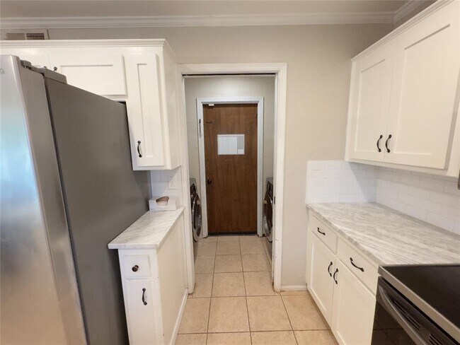 Foto del edificio - 408 Little Chisholm Cir