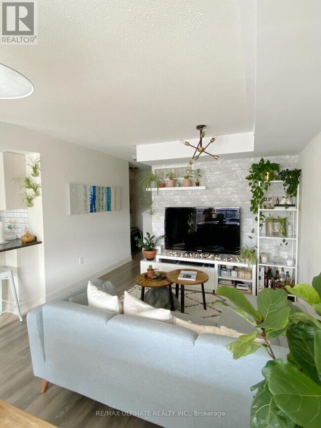 Photo du bâtiment - 100 Dufay Rd