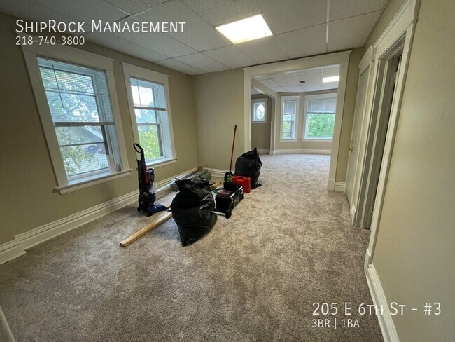 Foto del edificio - 205 E 6th St