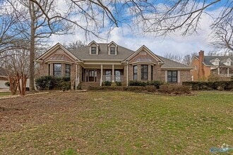 Building Photo - 4818 SE Cv Crk Dr