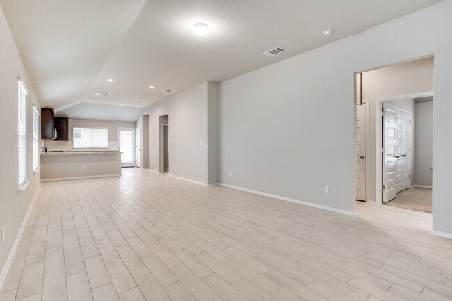 Building Photo - Gorgeous upgraded single story home with s...