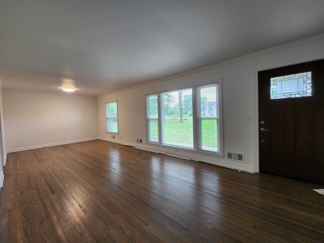 Foto del edificio - 5108 Cornwall Dr