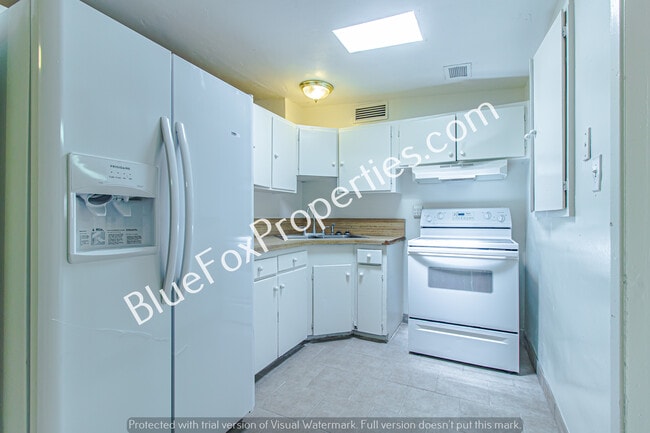 Building Photo - 4825 E 23rd St