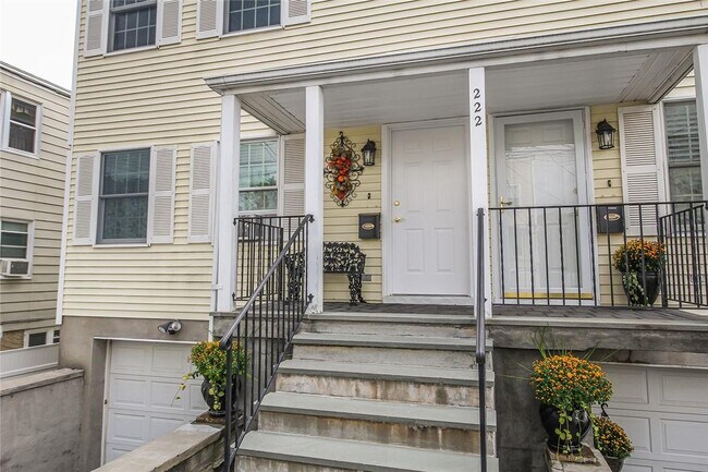 Foto del edificio - 222 Lakeview Ave