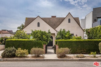 Building Photo - 6656 Colgate Ave