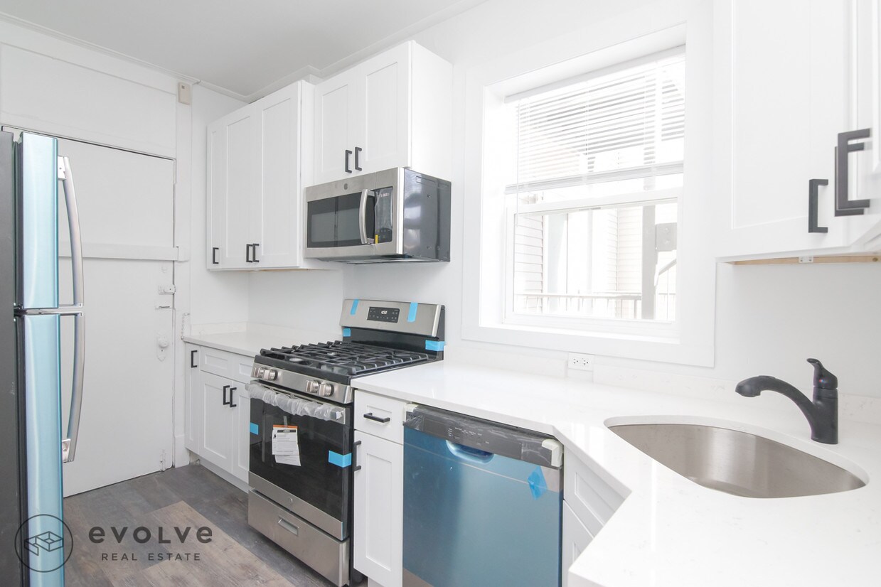 Primary Photo - 2157 N Central Park Ave