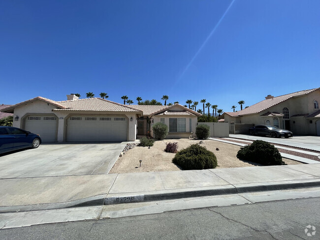 Las Brisas North Apartments for Rent with Extra Storage - Indio, CA - 1 ...