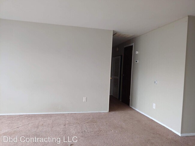 Building Photo - 3 br, 1 bath House - 5818 Rosalia Dr
