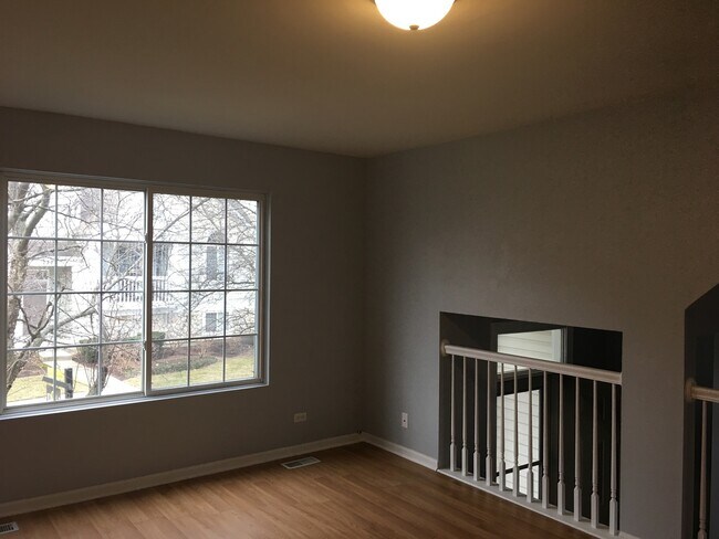 Building Photo - 1770 Middlebury Dr
