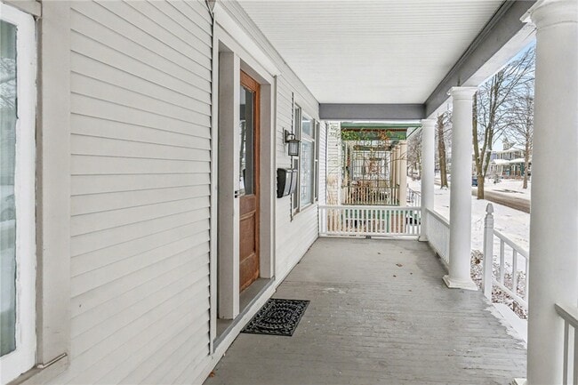 Building Photo - 30 Shepard St