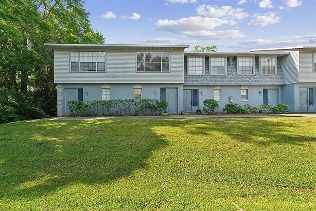 2 Bed 2 Bath Townhouse Two Story with Comm... - 2 Bed 2 Bath Townhouse Two Story with Comm...