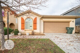 Building Photo - 7202 E Cortland Ave