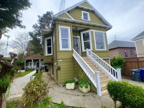 Building Photo - 1515 6th St