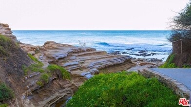 Building Photo - 29239 Heathercliff Rd