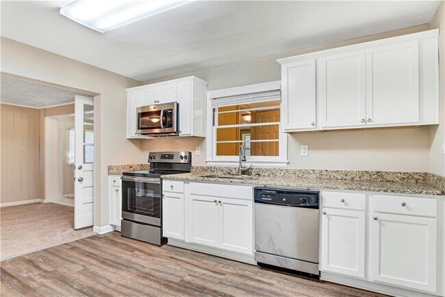 Building Photo - 2354 Woodhill Ln