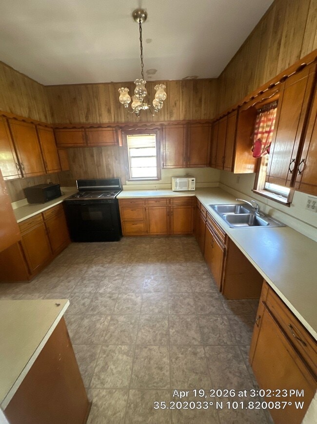 Building Photo - 901 S Roberts St