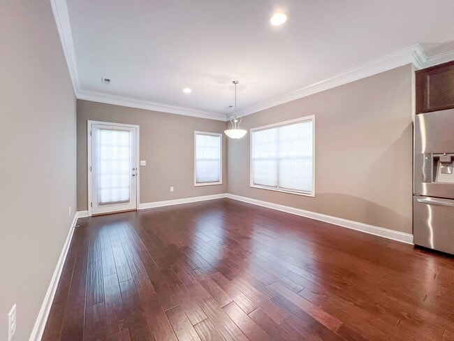 Building Photo - 104 Fallberry St