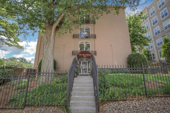 Building Photo - 395 Pharr Rd NE