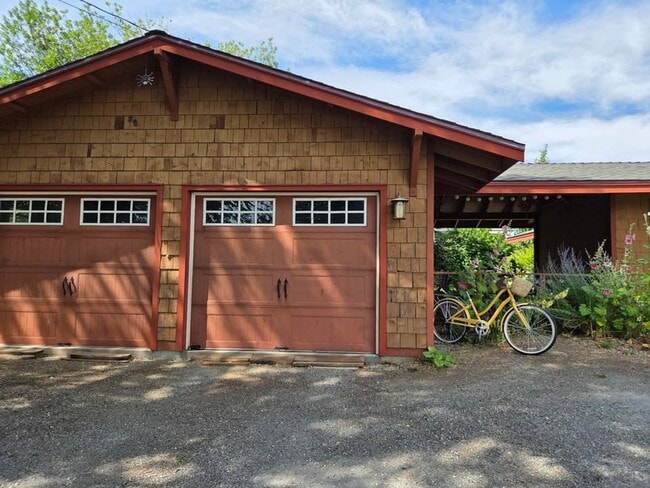 Building Photo - Adorable 2 bedroom house for rent in quiet...
