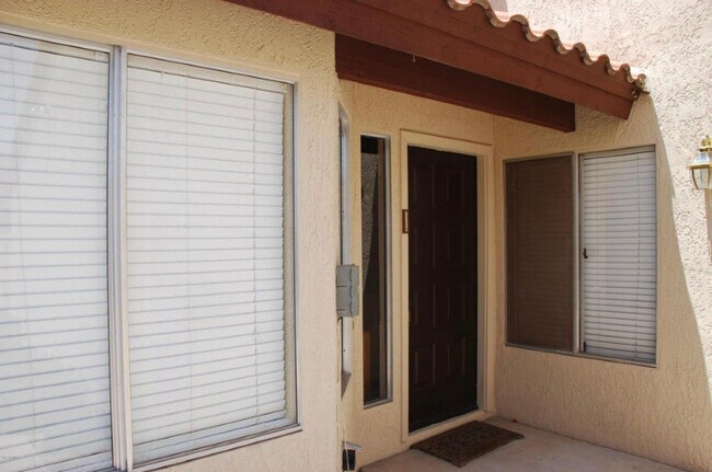 Foto del edificio - 10929 E Yucca St