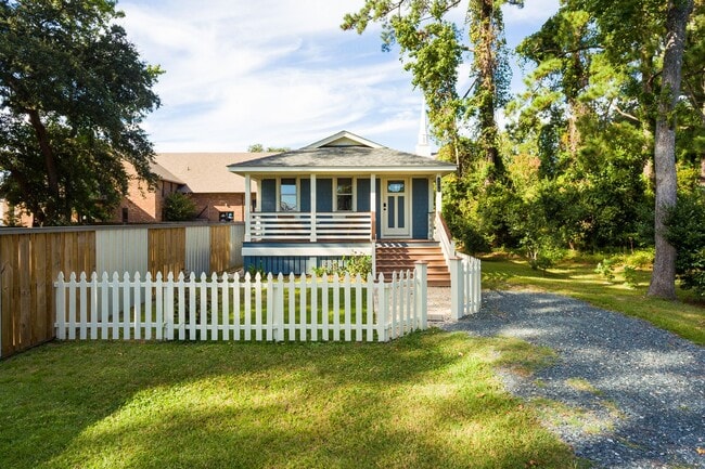Building Photo - One bedroom home for rent in Manteo