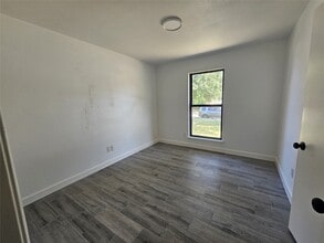 Building Photo - 2519 Piddler Dr