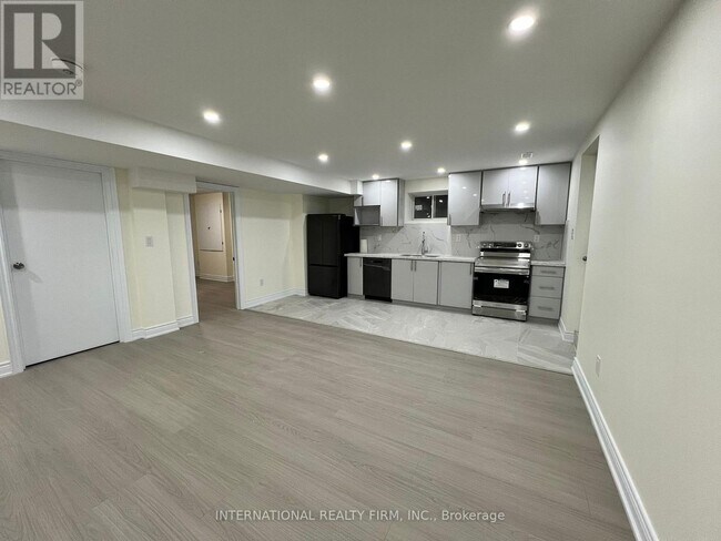 Photo du bâtiment - 216 Wesmina Ave